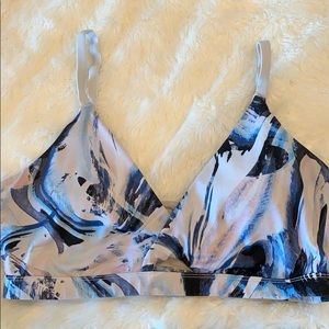 Fabletics Sports Bra size L!!